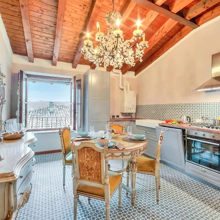 Apartment Laetitia Salo-historic Center Near - Happy Saló