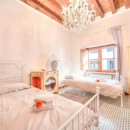 Apartment Laetitia Salo-historic Center Near - Happy