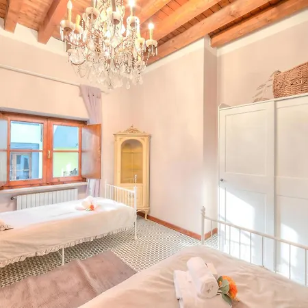Apartment Laetitia Salo-historic Center Near - Happy Saló
